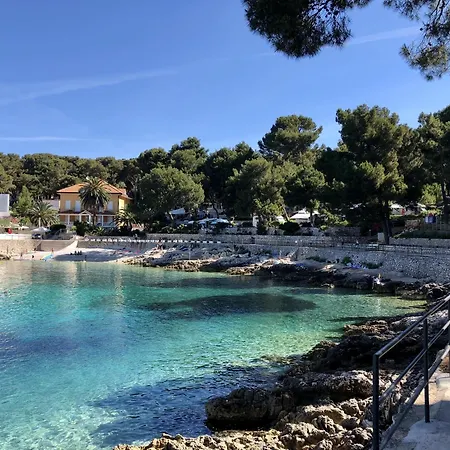 Glamping Tents | Losinj | Camp Cikat مالي لوشينغْ