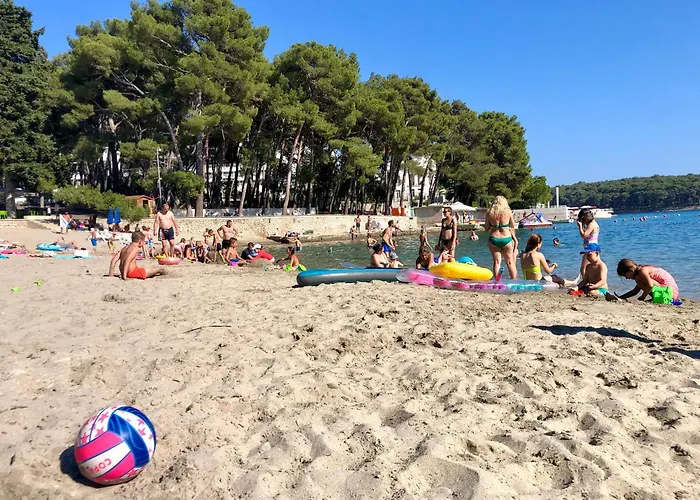 Glamping Tents | Losinj | Camp Cikat منتزه العطل مالي لوشينغْ