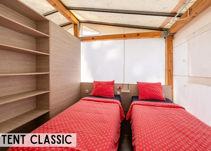 منتزه العطل Glamping Tents | Losinj | Camp Cikat 4*